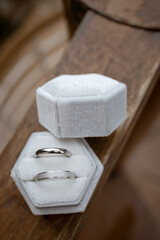 boda, traje, accesorios, reloj, botones, familia, recuerdos, chaleco, chaqueta, zapatos, ramillete, prendido, corbata, gemelos, novio, novia, marido, mujer, ramo, collar, pendientes, gafas, tacones, p