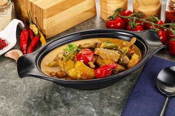 Yellow THai curry with beef