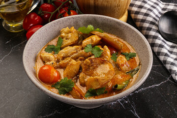 Thai Tom yum soup with chicken