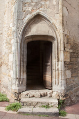 Vieille porte médiévale du village de Caylus dans le département du Tarn et Garonne
