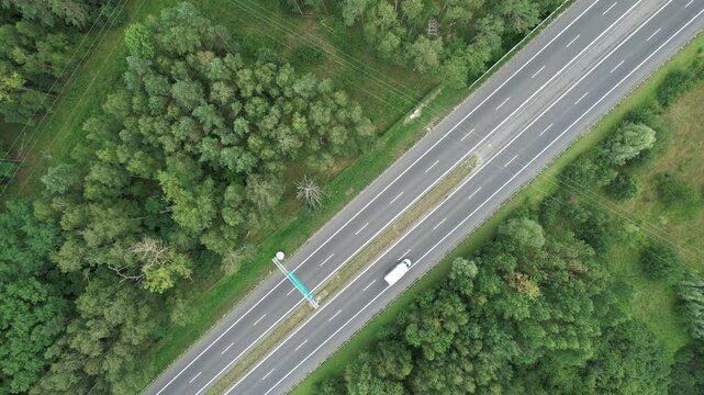 Autostrada, widok z g&oacute;ry z drona