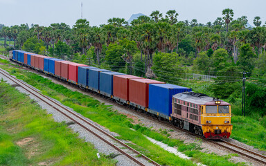 Obraz premium freight Container train num 778 at Phetchaburi, Thailand 