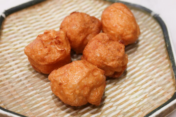close up of five pieces of Taiwanese deep fried squid cuttlefish ball (Huazhiwan)