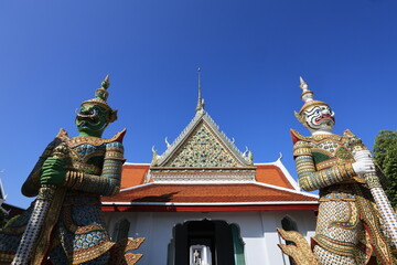 Fototapeta premium Temple Of Dawn (Wat Arun) one of the most spectacular and recognizable Thai landmarks. Bangkok ,Thailand 