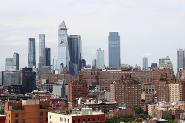 Fototapeta premium New York, NYC, Manhattan, building, architecture, city, skyscraper, apartment, urban, glass, buildings, window, exterior, facade, high, construction, windows, tower, house, new, tall, home, skyline, v