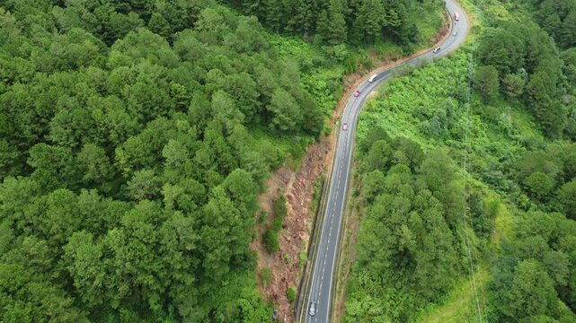 Đ&agrave; lạt, dalat, da lat, cảnh n&uacute;i hữu t&igrave;nh c&oacute; m&acirc;y, highland drone shots, cloundy, đường đi, path