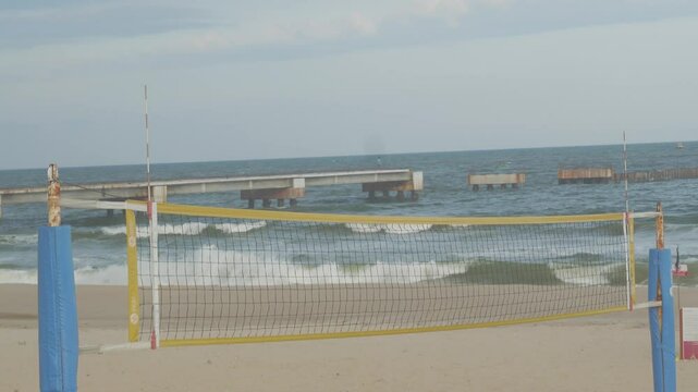 beach shots raw, hlg3, 4k, you can add any lut