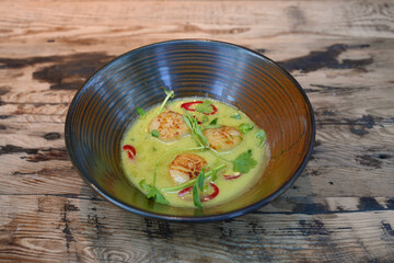 extravagant cuisine, restaurant small plate menu, Seared Scallops