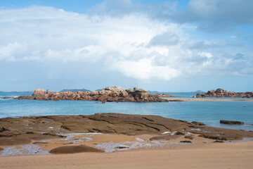 Magnifique paysage de mer sur la côte de granit rose en Bretagne - France