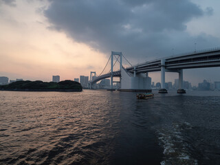 Fototapeta premium Rainbow Bridge spanning Tokyo Bay, Japan