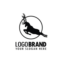 Obraz premium deer logo silhouette illustration. wanting to gore. flying deer. vector