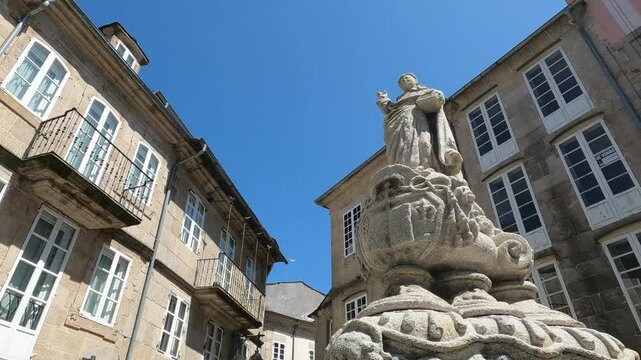 La hist&oacute;rica fuente de san Vicente datada del a&ntilde;o 1754 en la ciudad gallega de Lugo, Espa&ntilde;a