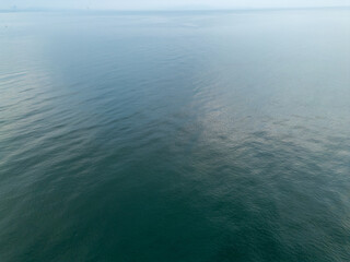 태국 파타야 좀티엔 비치 해안선을 따라 늘어선 고층 콘도와 호텔 빌딩 스카이라인 전경
