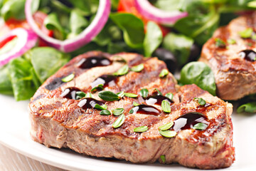 Fillet of beef with salad