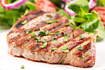 Fillet of beef with salad