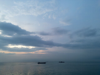 태국 파타야 좀티엔 비치 해안선을 따라 늘어선 고층 콘도와 호텔 빌딩 스카이라인 전경
