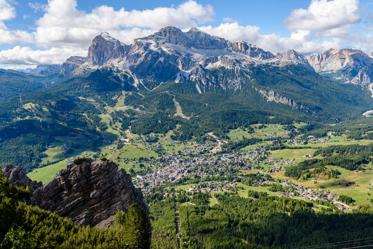 Cortina d'Ampezzo da rifugio funivia  Faloria