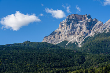Obraz premium San Vito di Cadore, monte Pelmo, monte Sorapis, monte Antelao, Belluno, Veneto, Italia