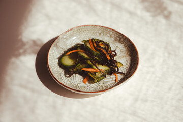 胡瓜と人参と塩昆布の浅漬け