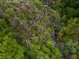 Pasarela Cañon del Rio Mao de Ribeira Sacra en Galicia