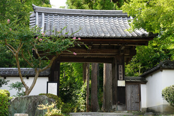 西賀茂正伝寺の門