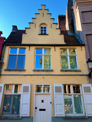 Romantic Facades of Brugge: Exploring Belgium's Medieval Architecture and Picturesque Brick Houses