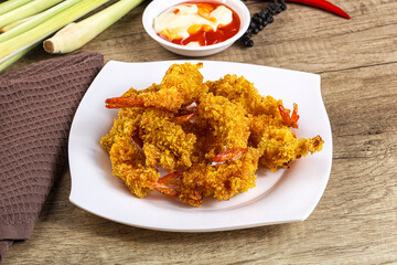 Golden deep prawn tempura wuth sauce