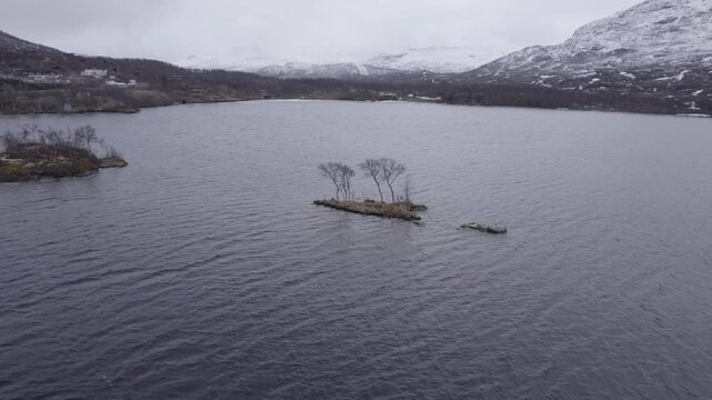 lake in the mountains, D-Log for better color grading