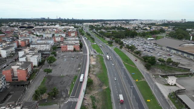 Imagem a&eacute;rea da rodovia br101 que atravessa o bairro de Andr&eacute; Carlone e Carapina na cidade da Serro, na regi&atilde;o metropolitana de Vit&oacute;ria no Esp&iacute;rito Santo.