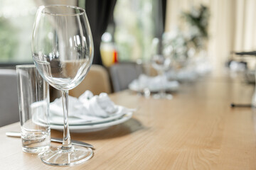 table decoration in a restaurant for a wedding banquet