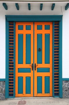 Puerta colorida, parte de las fachadas de Salento Colombia