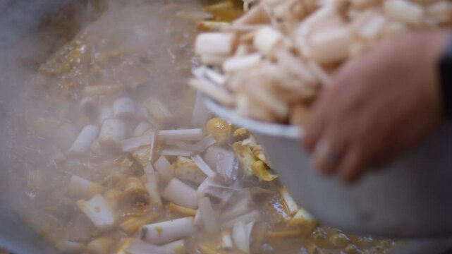 Chak Phra Festival, Prepare food for attendees