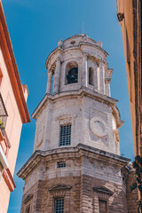 Discovery of the tourist city of Cadiz, its historical monuments and beaches in Spain