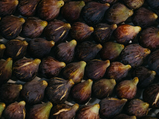 figs on market stall