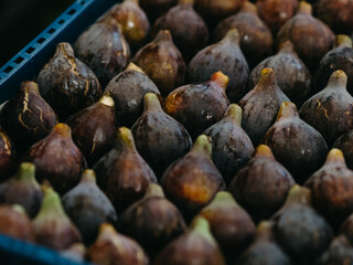 figs on market stall