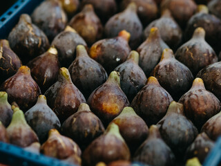 figs on market stall