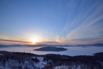 View of Lake Kussharo from Bihoro Pass in winter, Hokkaido, Japan / 冬の美幌峠から屈斜路湖を眺める　北海道　日本