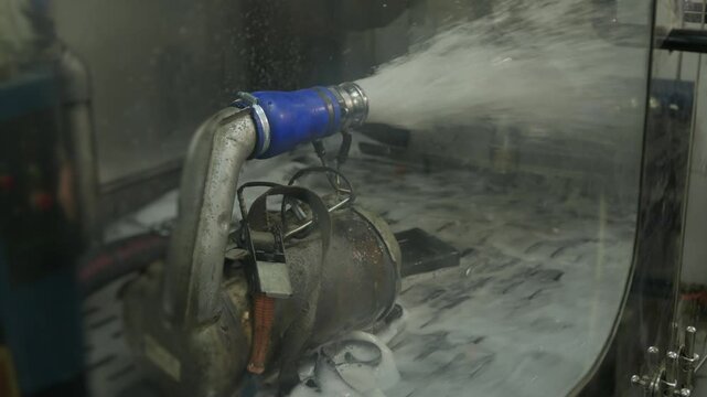 Cargo truck vehicle dpf (Diesel Particulate Filter) filter cleaning process, car emission reduction