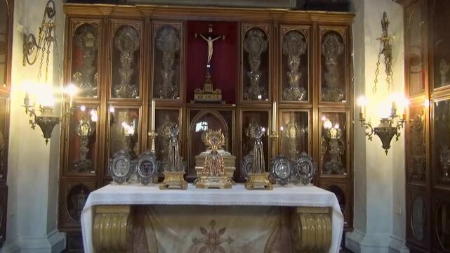 &ldquo;Chapel of the relics&rdquo;, one of the chapels in the naves of the Cathedral of Naples known as the Cathedral of Saint Januarius. Naples, Italy.