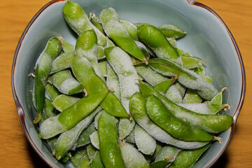 冷凍枝豆解凍中