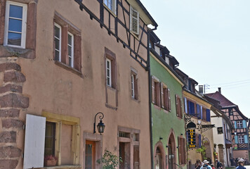 Case e strade del villaggio di Riquewihr, Alsazia, Francia, Alto Reno, Grand Est