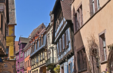 Case e strade del villaggio di Riquewihr, Alsazia, Francia, Alto Reno, Grand Est
