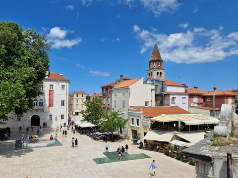 Der Five Wells Square in der Altstadt von Zadar, Kroatien 
