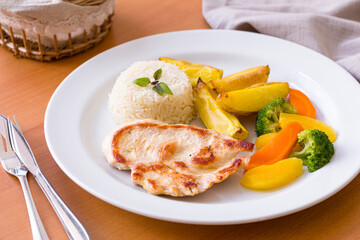 Healthy Grilled Chicken with Rice and Roasted Vegetables