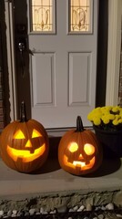 Obraz premium Glowing jack-o-lantern pumpkins for Halloween