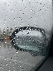 사물이 보이는 것보다 가까이 있음...