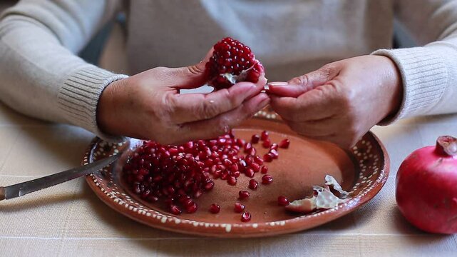 Woman obtains the sedes of a grenade