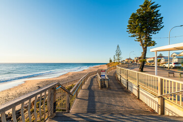Obraz premium Christies Beach sea shore with boardwalk before the sunset, southern Adelaide metropolitan area, South Australia