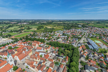 Luftaufnahme der Stadt Neustadt im niederbayerischen Kreis Kelheim