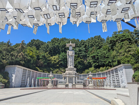 Buddha statue at Bongeunsa Temple in Seoul